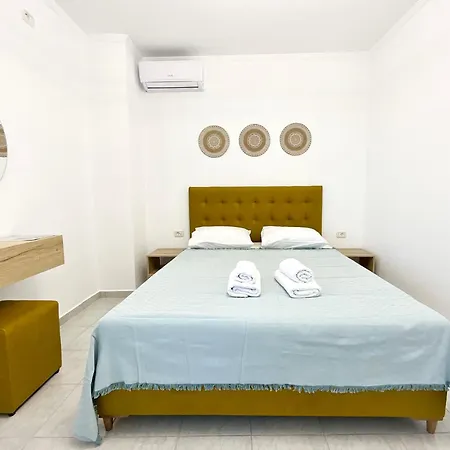The Little House Apartment