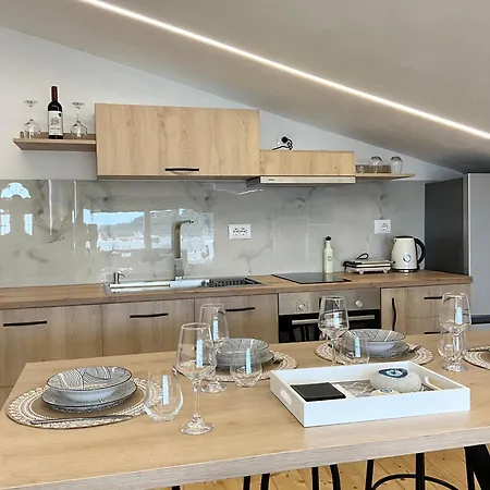 The Little House Apartment *
